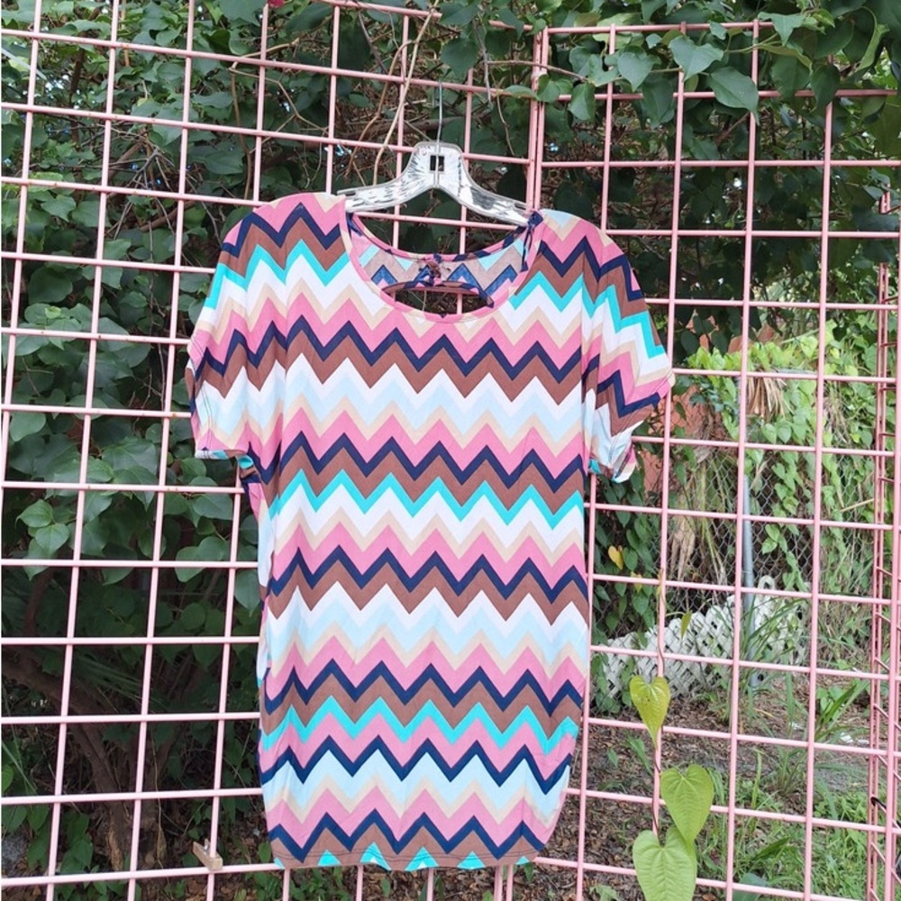Graphic Pink and Black Short Sleeve T-Shirt